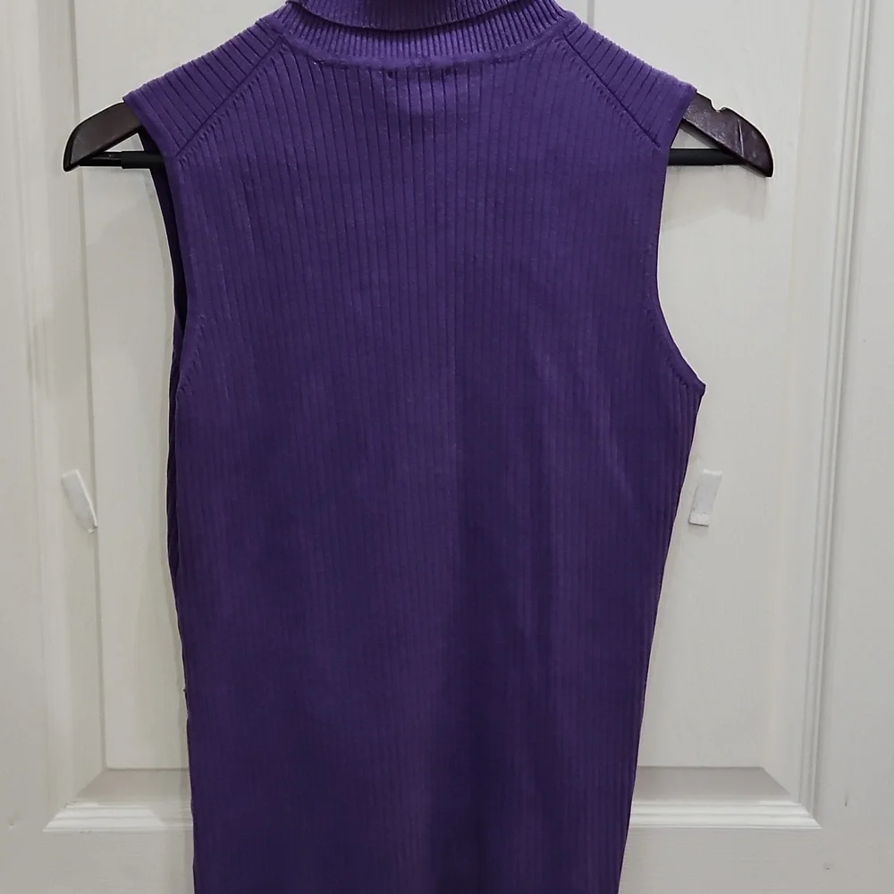Chicos Purple Silk Blend Sleeveless Ribbed Knit Womens Turtleneck Sz 1 (M)